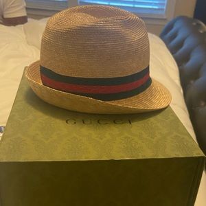 Men’s Gucci straw hat. Great for the beach